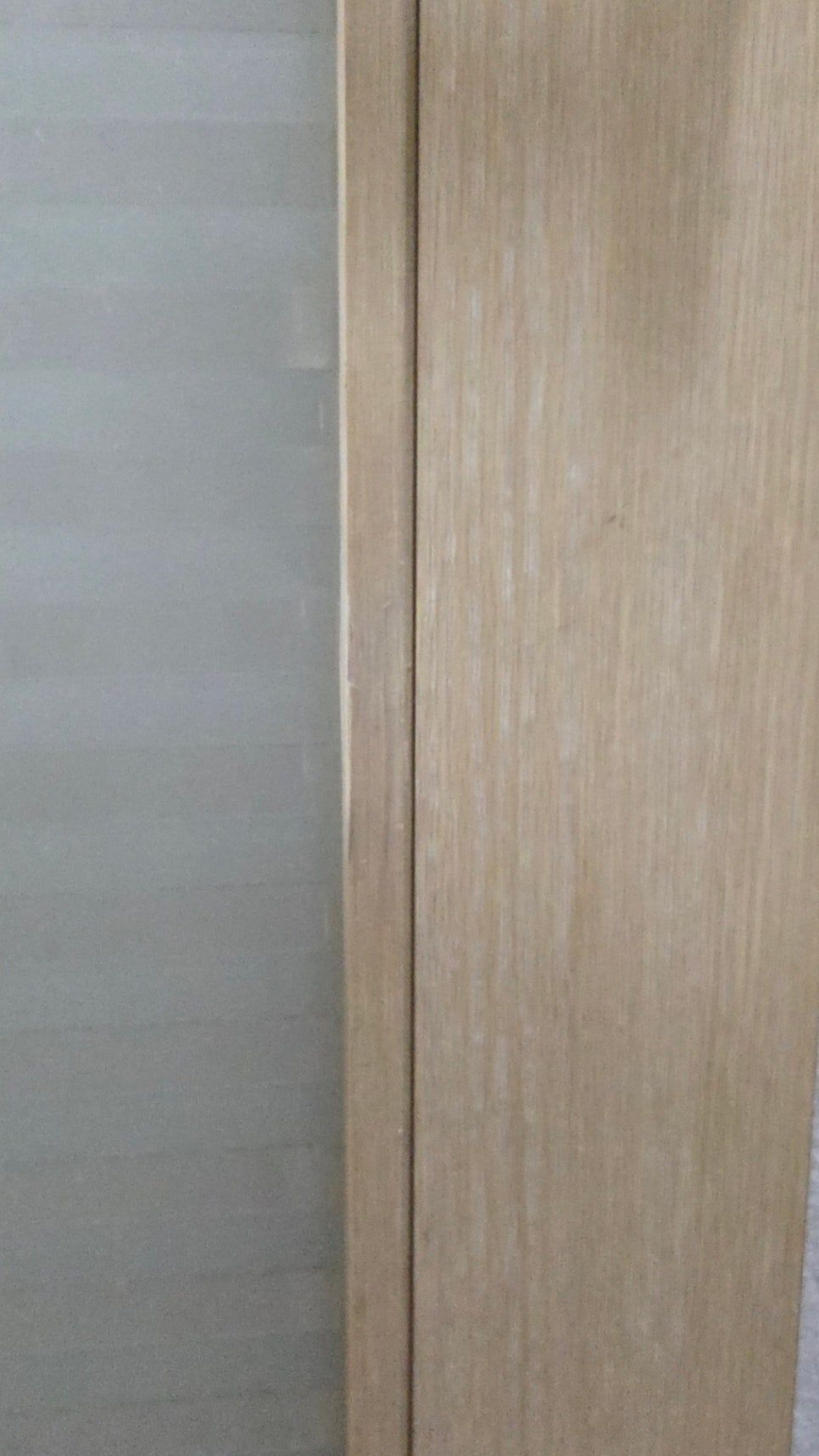 필름까짐 복원, 강아지 입질로 손상 된 중문 보수